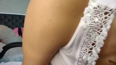 Annie lii online show from September 30, 2025, 2:22 pm