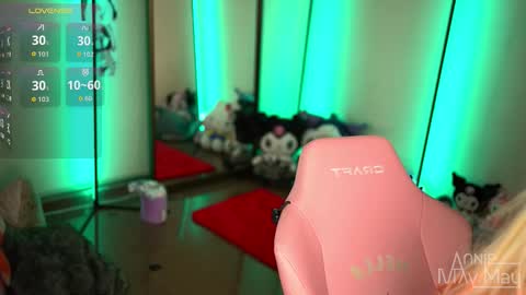 Snapshot of annie_may_may chatting on October 13, 2025, 7:19 am Annie May online show from October 13, 2025, 7:19 am