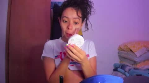 Snapshot of annie_rosse1017 chatting on February 28, 2026, 1:23 pm annie_rosse1017 online show from February 28, 2026, 1:23 pm