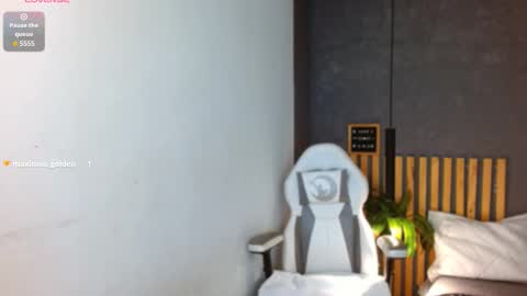 Snapshot of annie_volker chatting on December 23, 2025, 4:21 am Annie Volker online show from December 23, 2025, 4:21 am