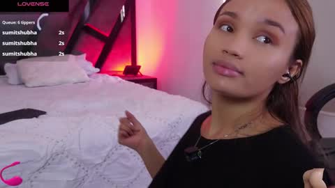 Snapshot of annieandstefan chatting on December 18, 2025, 2:12 pm Annie and Stefan online show from December 18, 2025, 2:12 pm