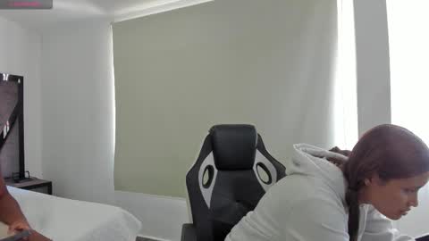 Snapshot of annieandstefan chatting on March 1, 2026, 2:19 pm Annie and Stefan online show from March 1, 2026, 2:19 pm