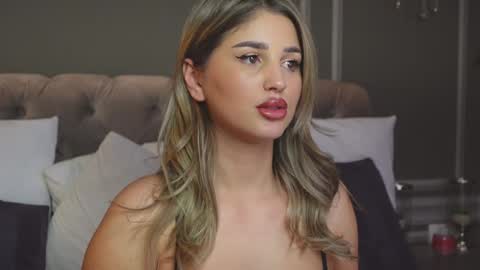 Snapshot of anniestyles chatting on January 24, 2025, 9:39 am AnnieStyles online show from January 24, 2025, 9:39 am