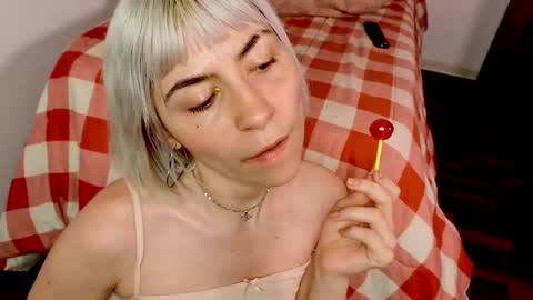 annietinky online show from November 10, 2025, 3:05 am