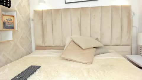 Snapshot of anniie_queen chatting on January 17, 2026, 3:11 am Annie Queen online show from January 17, 2026, 3:11 am