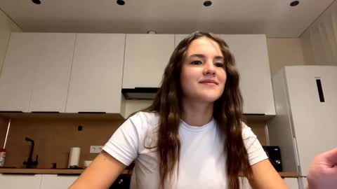 Snapshot of annisguion chatting on September 10, 2025, 6:41 pm Leila Bruno online show from September 10, 2025, 6:41 pm