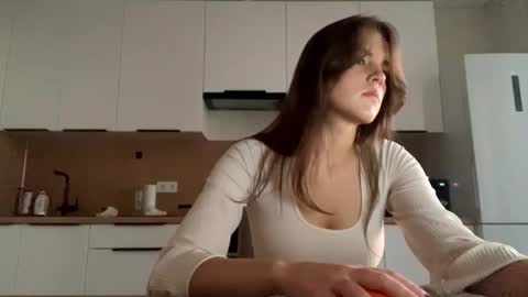 Snapshot of annisguion chatting on September 14, 2025, 3:11 pm Leila Bruno online show from September 14, 2025, 3:11 pm