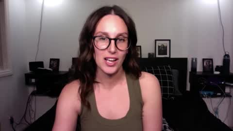 Snapshot of annmarieferrara chatting on December 18, 2025, 3:34 am Ann online show from December 18, 2025, 3:34 am