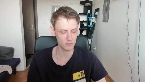 Snapshot of annonimsick chatting on November 24, 2025, 9:42 am online show from November 24, 2025, 9:42 am