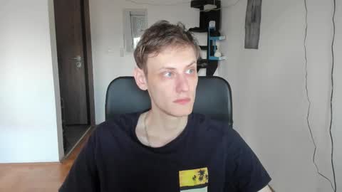 Snapshot of annonimsick chatting on November 25, 2025, 2:28 pm online show from November 25, 2025, 2:28 pm