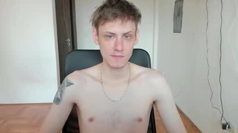 Snapshot of annonimsick chatting on December 1, 2025, 1:05 pm online show from December 1, 2025, 1:05 pm