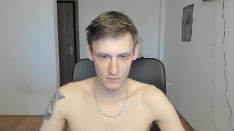 Snapshot of annonimsick chatting on December 17, 2025, 2:34 pm online show from December 17, 2025, 2:34 pm