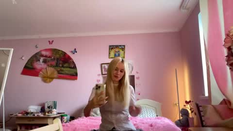Snapshot of annrosy chatting on May 29, 2026, 12:58 pm Hello my name is Kate online show from May 29, 2026, 12:58 pm