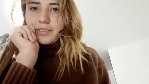 Snapshot of annrousse chatting on September 16, 2025, 2:23 am annrousse online show from September 16, 2025, 2:23 am