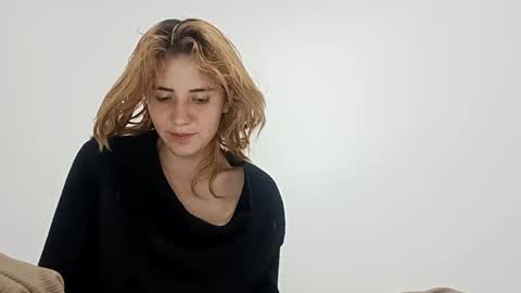 Snapshot of annrousse chatting on September 18, 2025, 2:35 am annrousse online show from September 18, 2025, 2:35 am