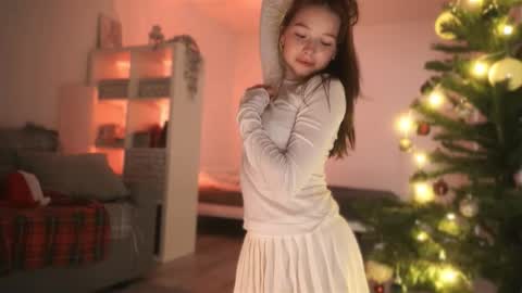 N  antics online show from December 20, 2025, 3:35 am