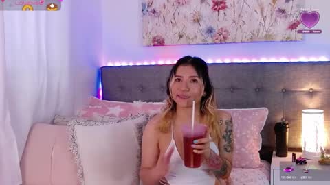 Snapshot of anntonellalee chatting on October 9, 2025, 5:55 pm Antonella Lee online show from October 9, 2025, 5:55 pm