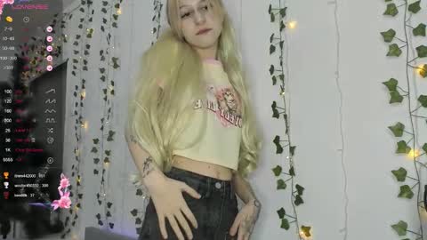 Snapshot of anny_0luv chatting on December 17, 2025, 5:52 pm annymeow online show from December 17, 2025, 5:52 pm