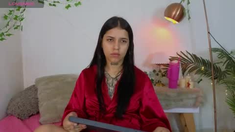 Snapshot of anny_cuttee chatting on May 25, 2026, 10:16 pm Anny online show from May 25, 2026, 10:16 pm