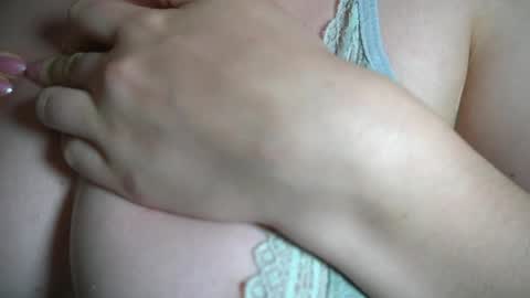 Snapshot of anny_dee chatting on April 16, 2026, 5:52 am Anny online show from April 16, 2026, 5:52 am