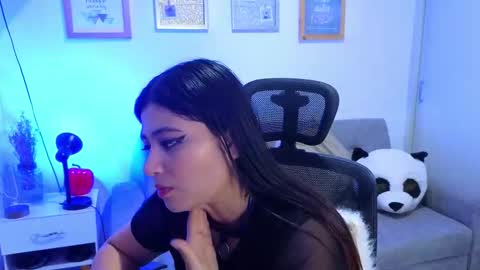 ANNY LOUIS online show from November 7, 2025, 7:25 pm