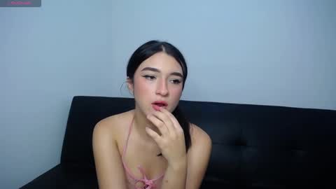 Snapshot of anny_naf chatting on December 16, 2025, 3:28 pm Anny online show from December 16, 2025, 3:28 pm