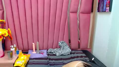 Anny online show from February 4, 2025, 4:08 pm