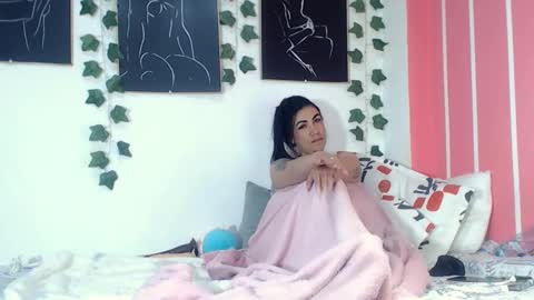 Snapshot of annyevans_ chatting on November 22, 2025, 3:11 pm online show from November 22, 2025, 3:11 pm