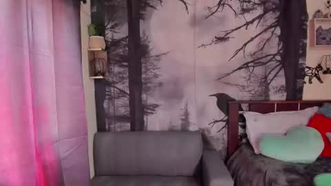 Snapshot of annyluna1 chatting on December 17, 2025, 9:10 pm Annyluna online show from December 17, 2025, 9:10 pm