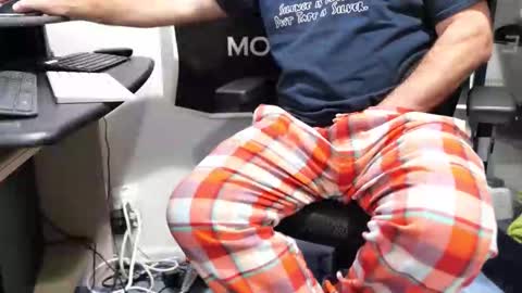 D online show from October 31, 2025, 1:45 pm