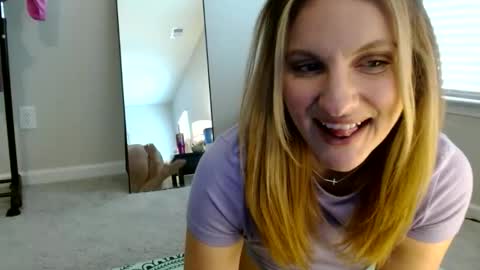 Snapshot of ansleypage chatting on February 18, 2026, 6:15 pm heyitsansley online show from February 18, 2026, 6:15 pm