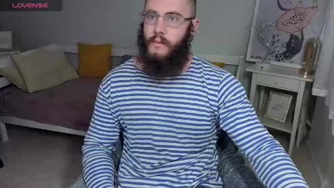 Ant online show from May 9, 2026, 3:39 pm