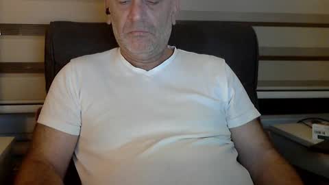 Snapshot of antheris chatting on September 22, 2025, 9:39 pm antheris online show from September 22, 2025, 9:39 pm