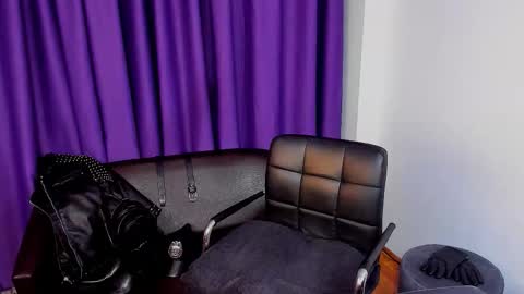 Snapshot of anthony_hard_ chatting on February 15, 2026, 10:06 pm Anthony online show from February 15, 2026, 10:06 pm