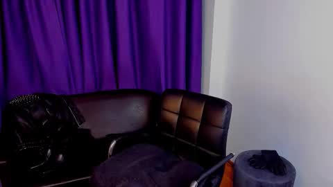 Snapshot of anthony_hard_ chatting on March 4, 2026, 9:32 pm Anthony online show from March 4, 2026, 9:32 pm