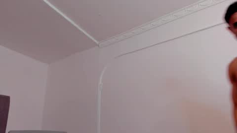 Adonys Creeb online show from December 5, 2025, 5:49 am