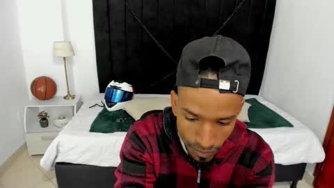 Snapshot of anthoy_wayans chatting on October 15, 2025, 12:11 am online show from October 15, 2025, 12:11 am