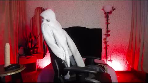 antia_x online show from December 4, 2025, 10:07 pm