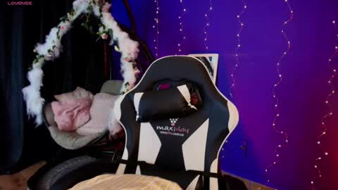 Snapshot of anto_thompson chatting on December 17, 2025, 3:45 am Antonella online show from December 17, 2025, 3:45 am