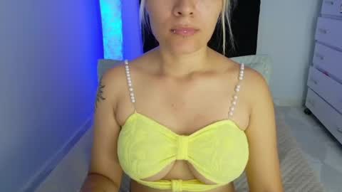 Snapshot of antofoxwbc chatting on August 2, 2026, 11:03 pm Anto online show from August 2, 2026, 11:03 pm