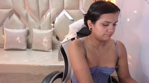 Antonela online show from November 29, 2025, 1:36 pm