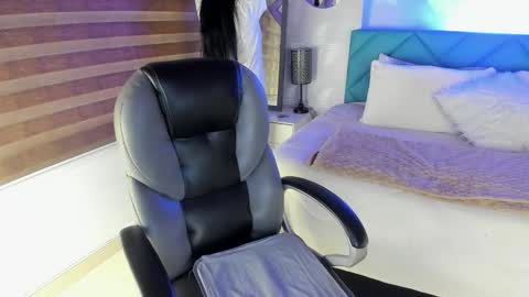 Snapshot of antonela_vargas chatting on March 23, 2026, 12:31 pm Anto online show from March 23, 2026, 12:31 pm