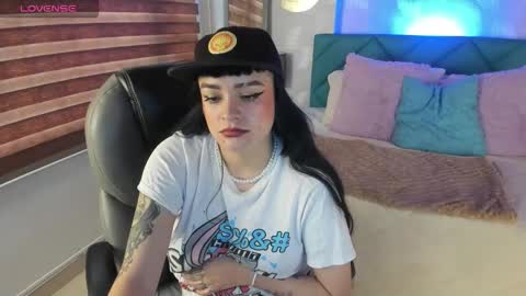 Snapshot of antonela_vargas chatting on March 31, 2026, 12:16 pm Anto online show from March 31, 2026, 12:16 pm