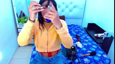 Snapshot of antonela_xx3 chatting on January 9, 2025, 8:33 pm antonela_xx3 online show from January 9, 2025, 8:33 pm