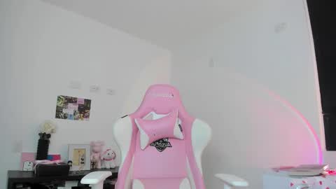 Snapshot of antonella_28_ chatting on March 24, 2026, 1:21 am Antonella online show from March 24, 2026, 1:21 am
