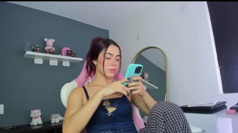 Snapshot of antonella_28_ chatting on July 16, 2026, 9:43 pm Antonella online show from July 16, 2026, 9:43 pm