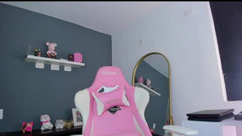 Snapshot of antonella_28_ chatting on July 30, 2026, 9:58 pm Antonella online show from July 30, 2026, 9:58 pm
