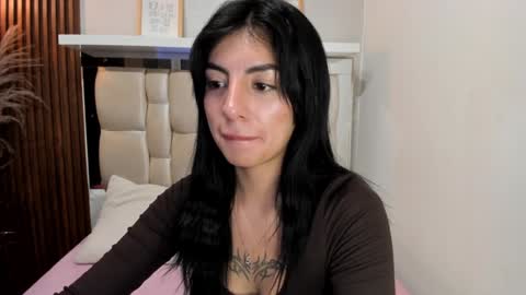 Snapshot of antonella__rouse chatting on January 8, 2025, 2:25 am Antonella online show from January 8, 2025, 2:25 am