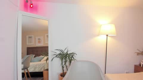 Snapshot of antonella_barone chatting on November 18, 2025, 2:10 pm Antonella online show from November 18, 2025, 2:10 pm