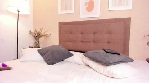 Snapshot of antonella_barone chatting on December 15, 2025, 2:32 pm Antonella online show from December 15, 2025, 2:32 pm